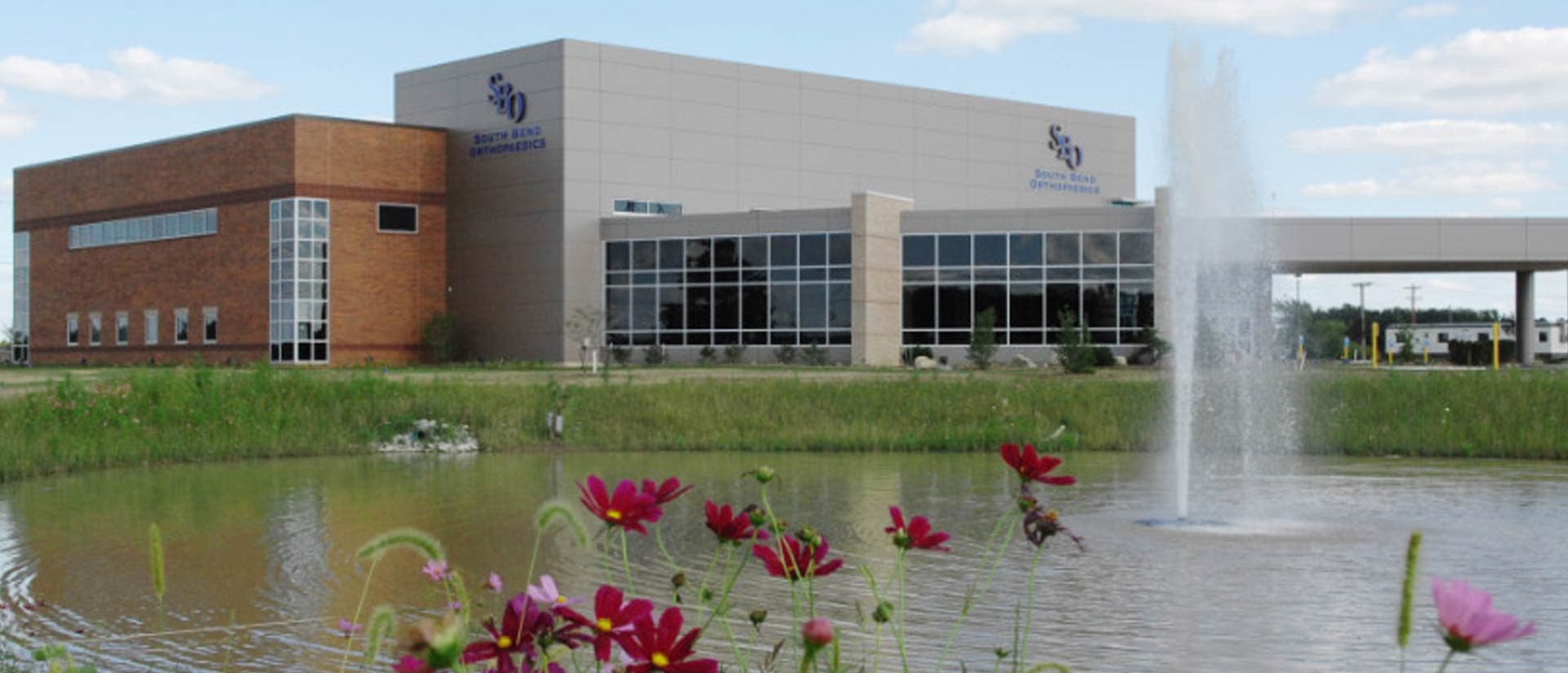 An exterior photo of the South Bend Orthopaedics location in Mishawaka